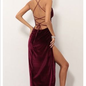 NWOT Lucy in the sky maroon velvet dress
